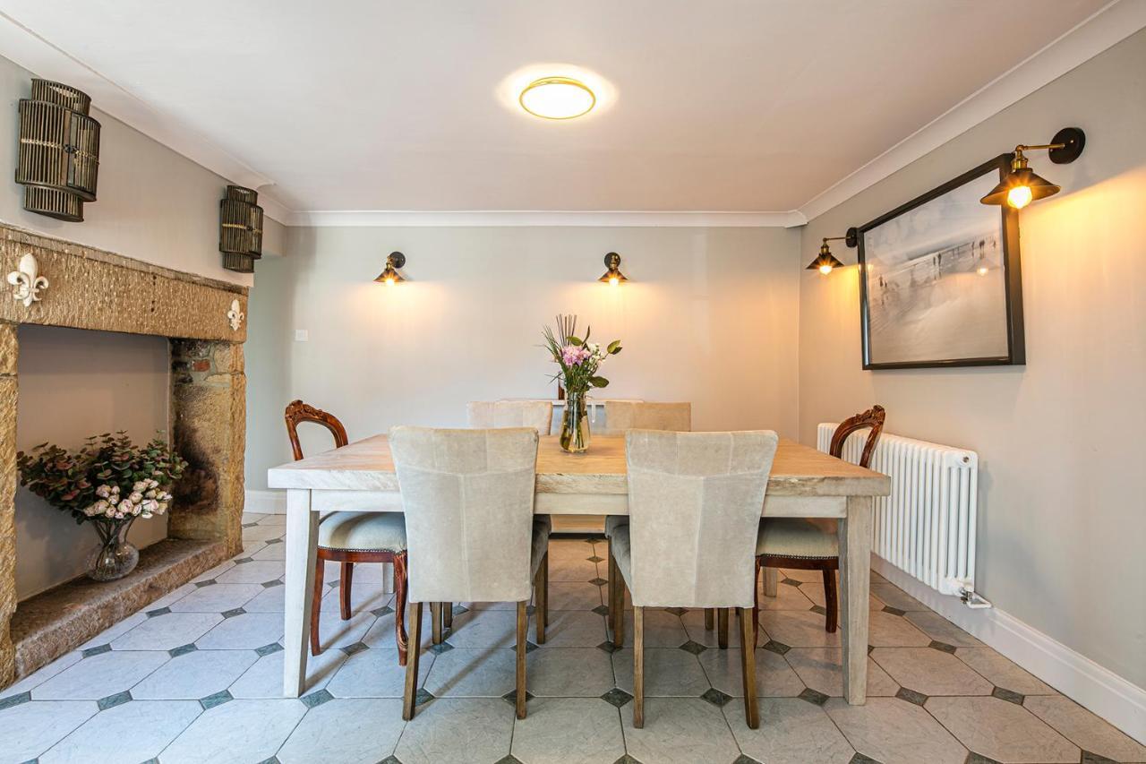 The Belle - A Lovingly Converted Grade II Listed Home From Home In Бейкуел Екстериор снимка