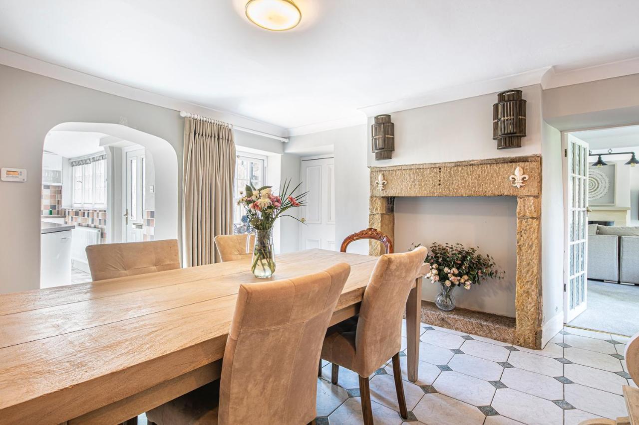The Belle - A Lovingly Converted Grade II Listed Home From Home In Бейкуел Екстериор снимка