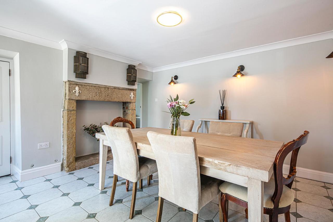 The Belle - A Lovingly Converted Grade II Listed Home From Home In Бейкуел Екстериор снимка
