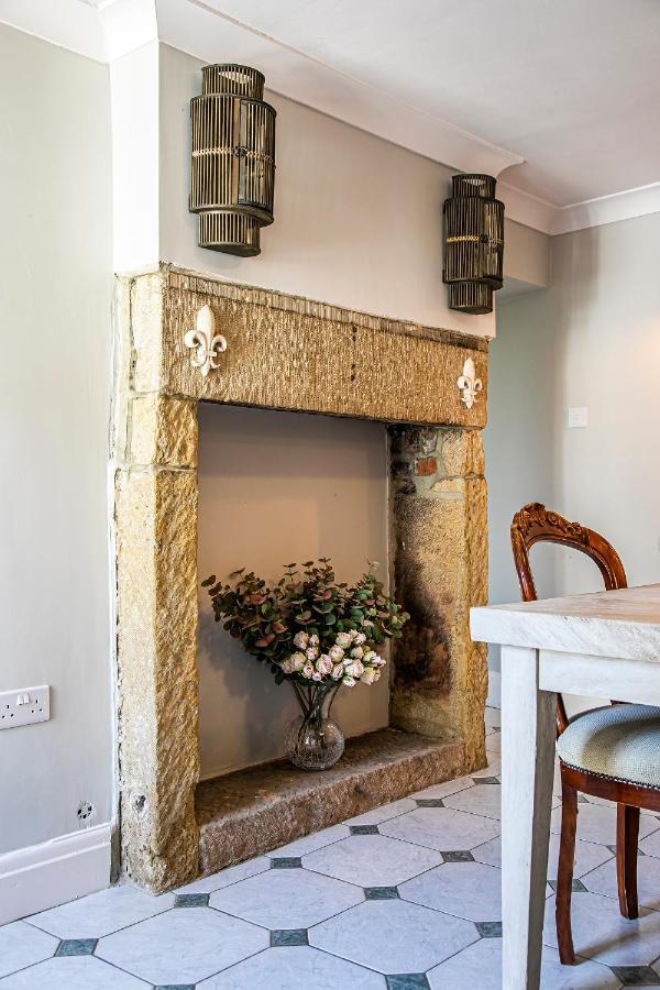The Belle - A Lovingly Converted Grade II Listed Home From Home In Бейкуел Екстериор снимка